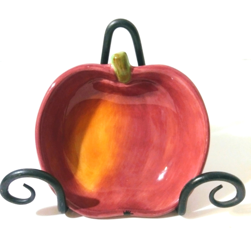 Tabletop Lifestyles Sculptured Apple Bowl